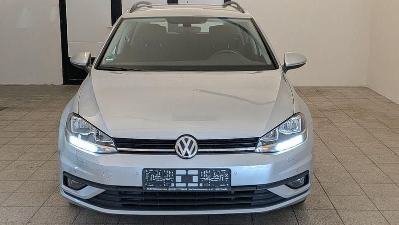 Gebraucht VW Golf VII 116 PS (85 kW) 2020 Silber Limousine