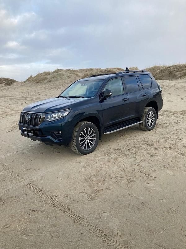 Gebraucht Toyota Land Cruiser TEC-Edition 204 PS (150 kW) 2022 Blau SUV