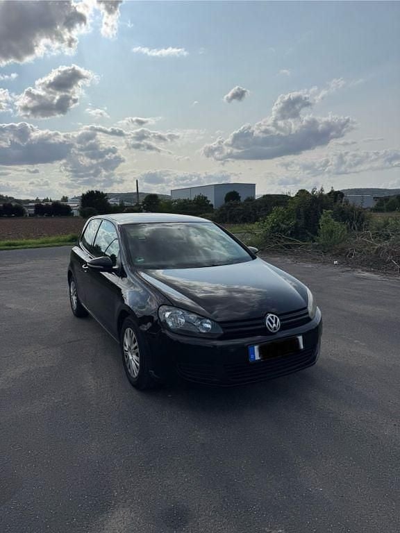 Schwarz Gebraucht 2010 VW Golf VI Trendline Limousine | 2.400 € (Superpreis) - Bild 1/4