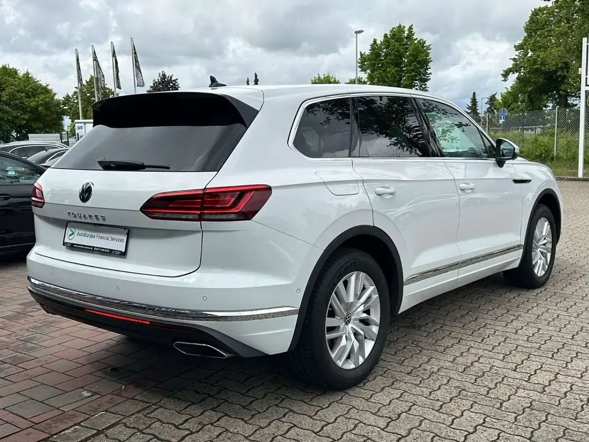 Gebraucht VW Touareg Elegance 231 PS (169 kW) 2022 Weiß SUV
