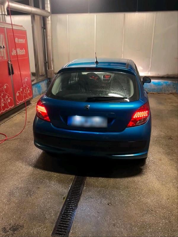 Gebraucht Peugeot 207 90 PS (66 kW) 2006 Blau Kleinwagen