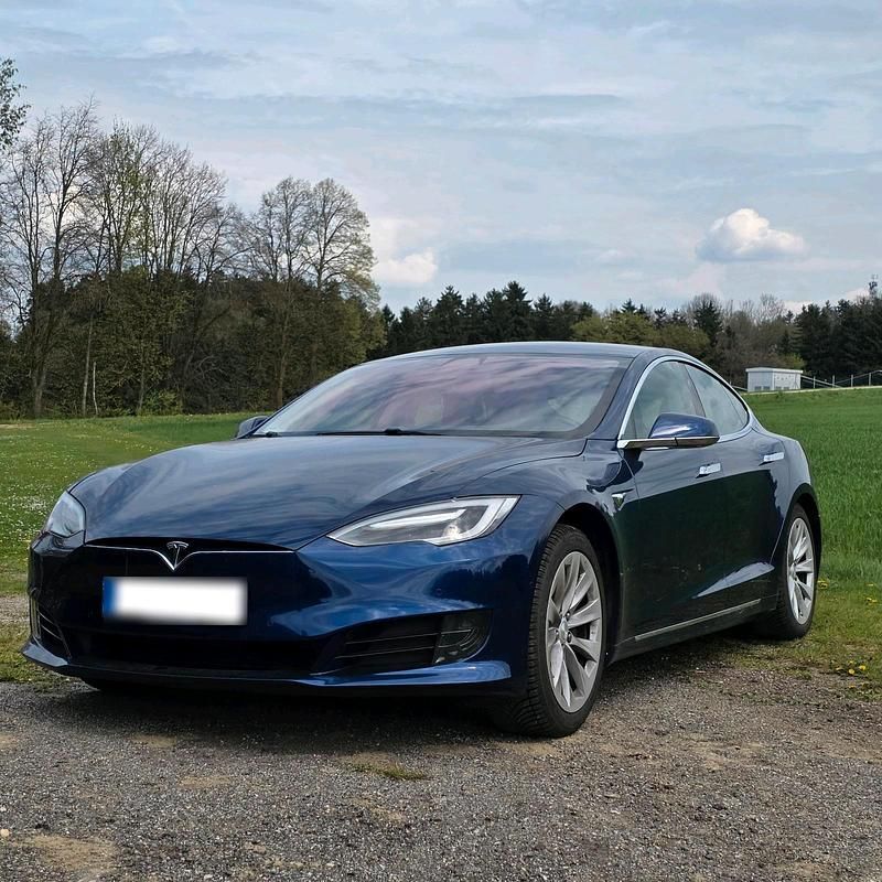 Second-hand Tesla Model S 244 kW (333 CP) 2017 Albastru Hatchback