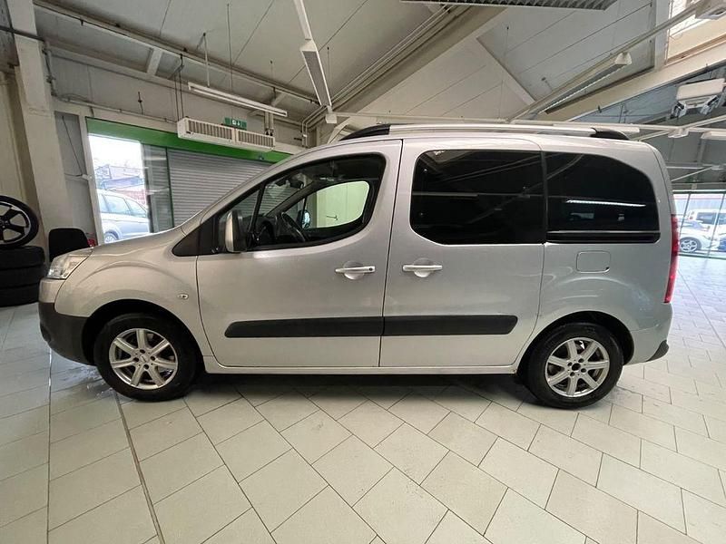 Gebraucht Peugeot Partner Tepee Tendance 111 PS (81 kW) 2010 Grau Van / Kleinbus