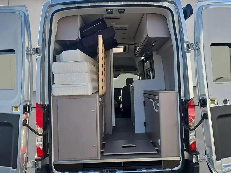 Gebraucht Buerstner Lineo 171 PS (125 kW) 2024 Silber Van