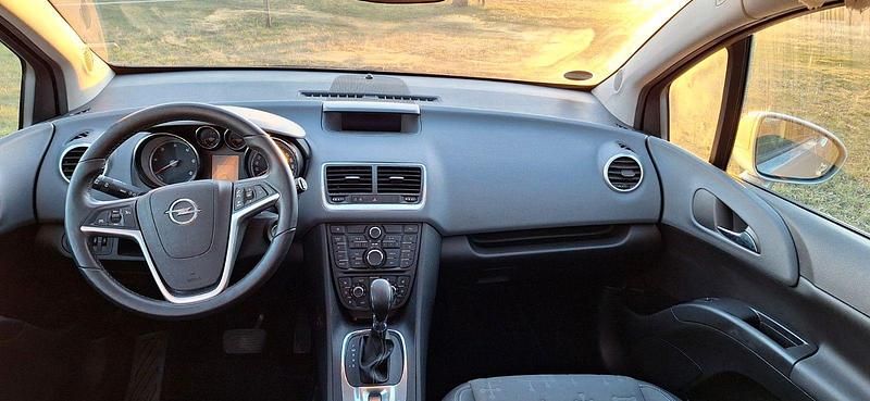 Gebraucht Opel Meriva Innovation 101 PS (74 kW) 2011 Silber Van / Kleinbus