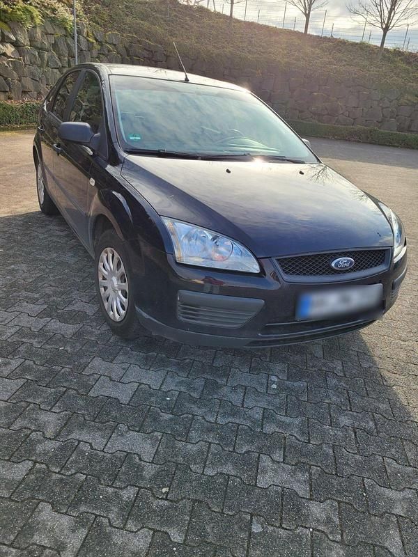 Gebraucht Ford Focus 101 PS (74 kW) 2006 Blau Kleinwagen