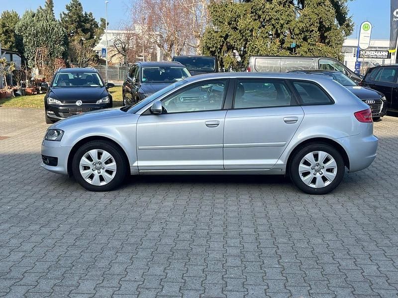 Gebraucht Audi A3 Attraction 105 PS (77 kW) 2009 Silber Kleinwagen