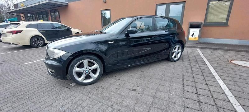 Gebraucht BMW 118 142 PS (104 kW) 2009 Schwarz Kleinwagen