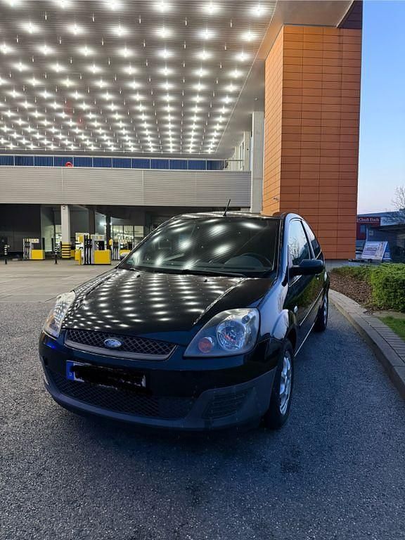 Gebraucht Ford Fiesta Ambiente 69 PS (50 kW) 2005 Schwarz Kleinwagen