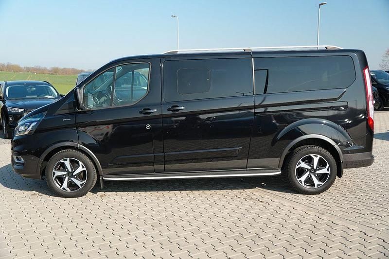 Gebraucht Ford Tourneo Active 185 PS (136 kW) 2021 Schwarz Van / Kleinbus