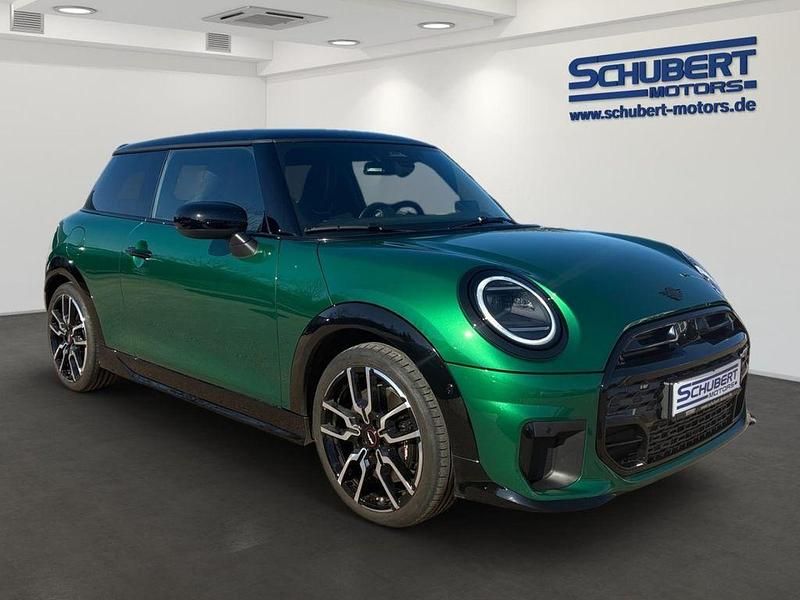 Gebraucht Mini John Cooper Works 204 PS (150 kW) 2024 British racing green iv metallic Kleinwagen