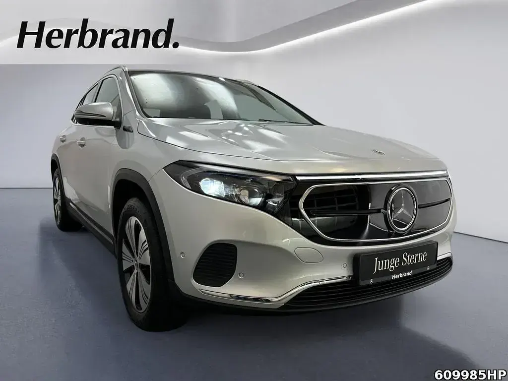 Gebraucht Mercedes EQA300 Progressive 167 kW (228 PS) 2022 Iridiumsilber metallic SUV