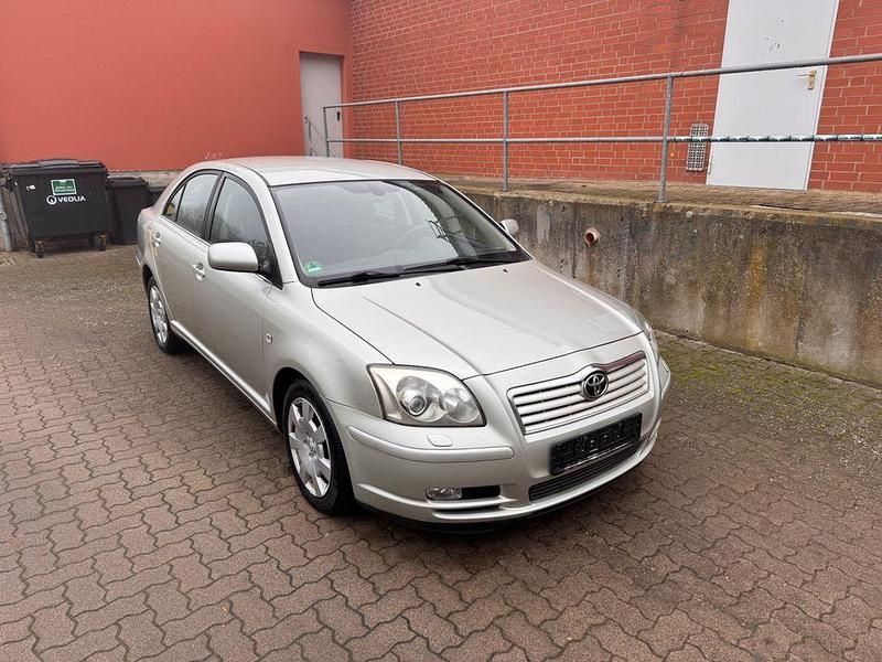 Gebraucht Toyota Avensis 129 PS (94 kW) 2004 Beige Limousine