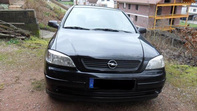 Gebraucht Opel Astra Edition 102 PS (75 kW) 2000 Schwarz Limousine