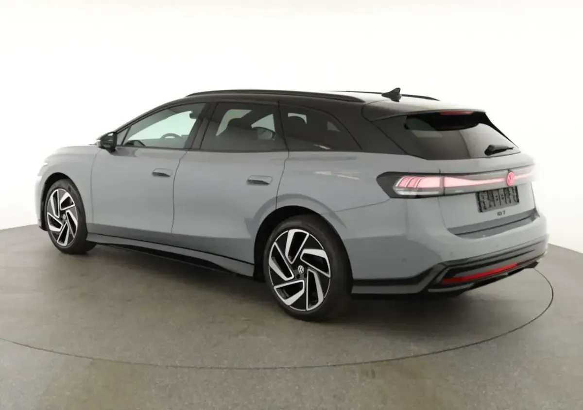 Nouă VW ID.7 Pro 210 kW (286 CP) 2026 Gri Break