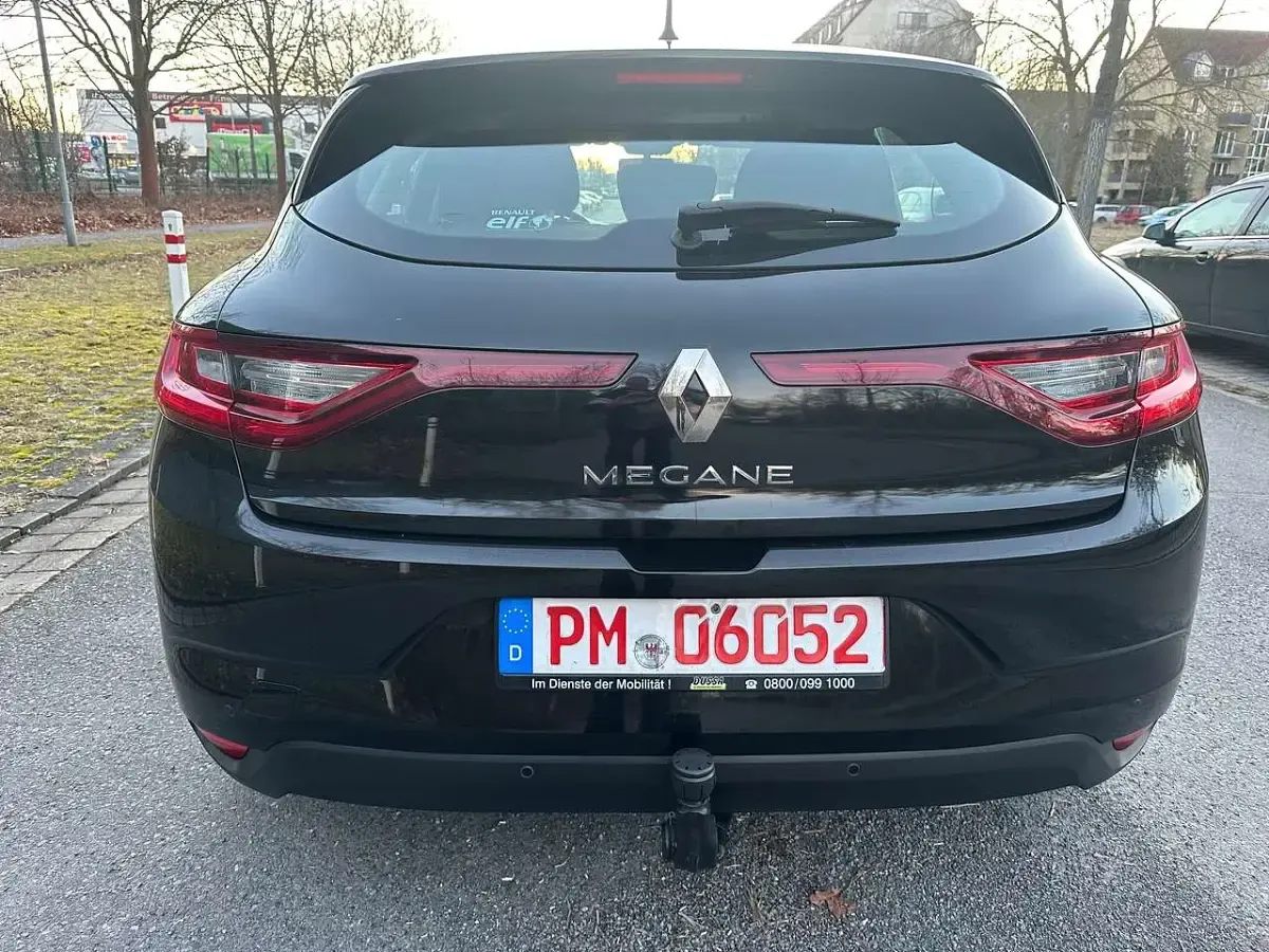 Gebraucht Renault Mégane 101 PS (74 kW) 2016 Schwarz Limousine