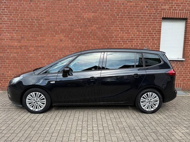 Schwarz Gebraucht 2016 Opel Zafira Tourer Edition Van / Kleinbus | 9.900 € (Fairer Preis) - Bild 1/4