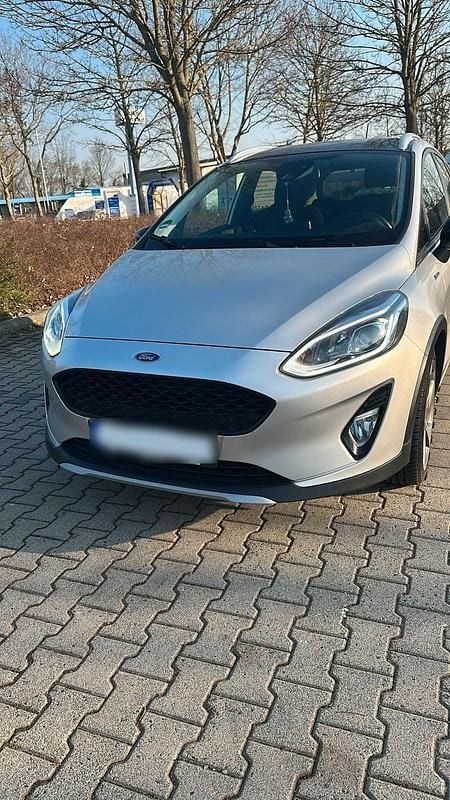 Gebraucht Ford Fiesta Active 101 PS (74 kW) 2019 Silber Kleinwagen