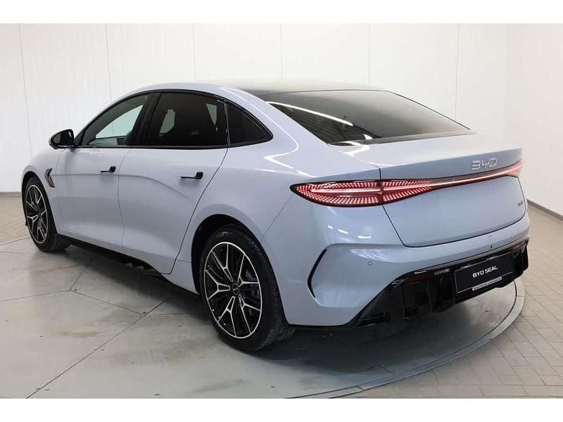 Usata BYD Seal Design 230 kW (313 CV) 2026 Grigio Berlina