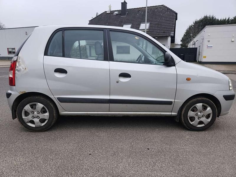 Gebraucht Hyundai Atos 58 PS (42 kW) 2005 Bright silver Kleinwagen