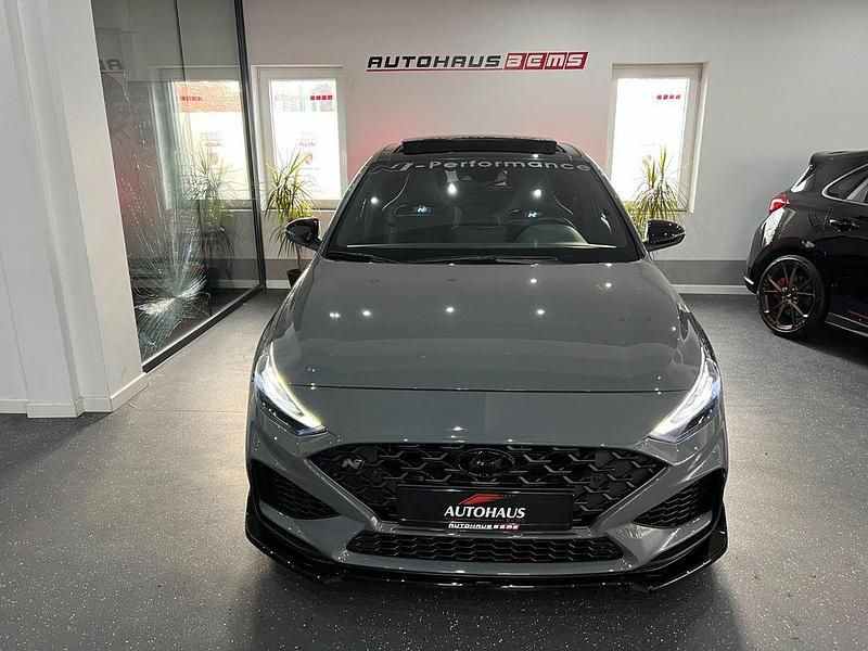 Grau Gebraucht 2024 Hyundai i30 N Performance Limousine | 36.900 € (Teuer) - Bild 1/4