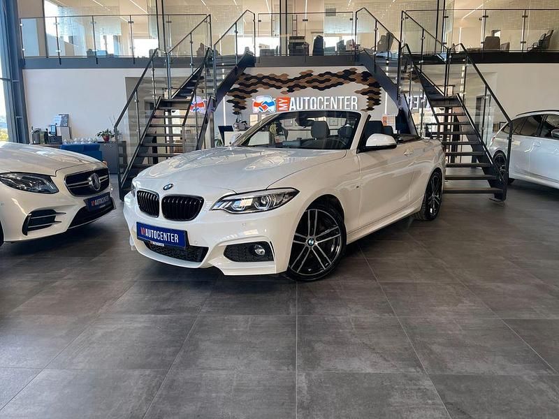 Weiß Gebraucht 2020 BMW 220 M Sport Cabrio | 17.399 € (Guter Preis) - Bild 1/4