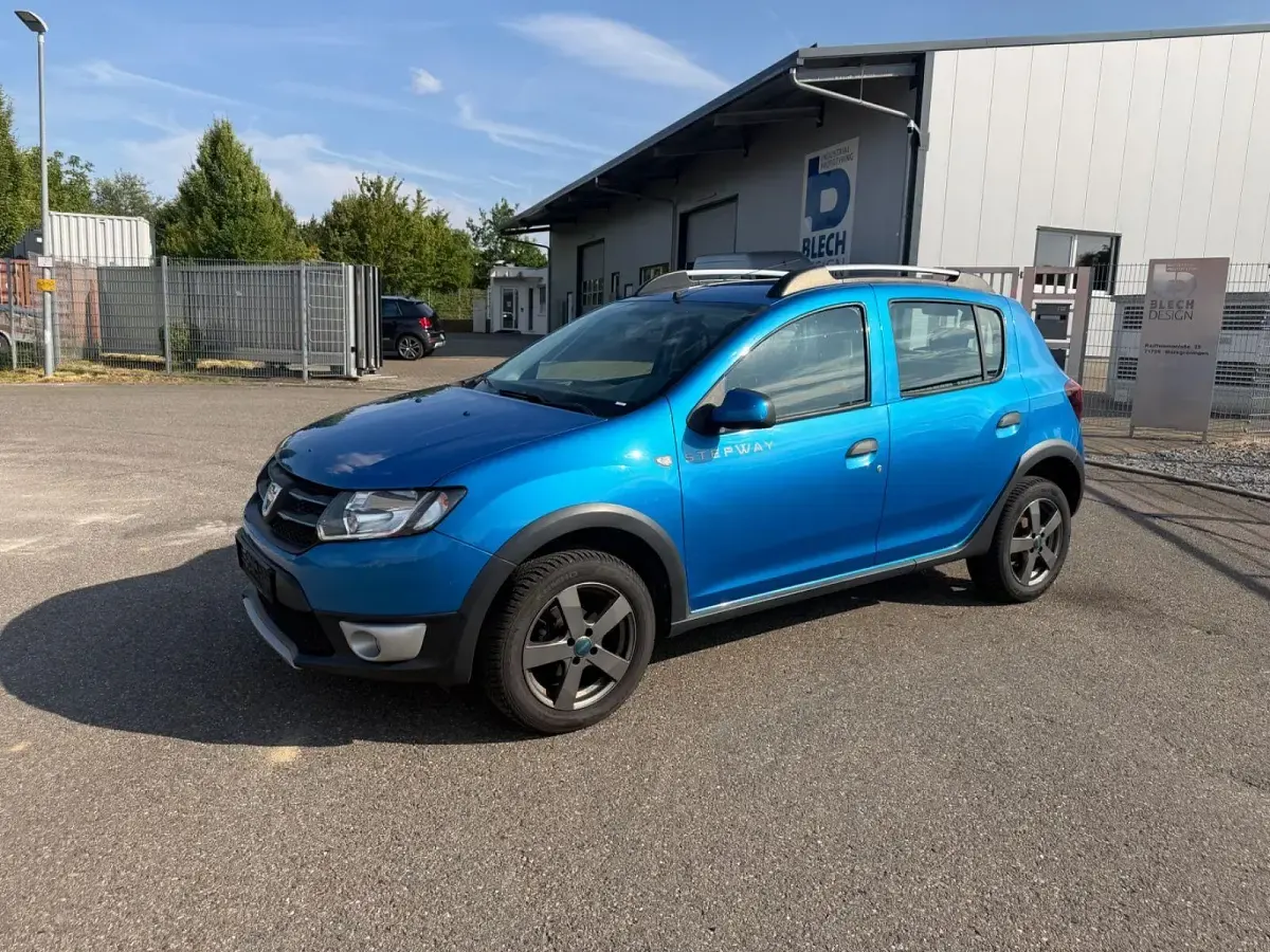 Gebraucht Dacia Sandero Prestige 90 PS (66 kW) 2015 Blau Kleinwagen