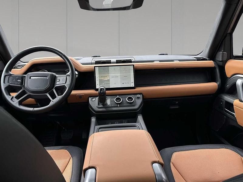 Gebraucht Land Rover Defender HSE Dynamic 252 PS (185 kW) 2023 Eiger grey SUV