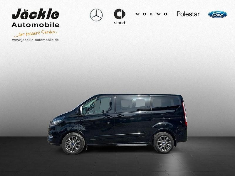 Gebraucht Ford Tourneo Titanium 150 PS (110 kW) 2022 Obsidianschwarz metallic Van / Kleinbus