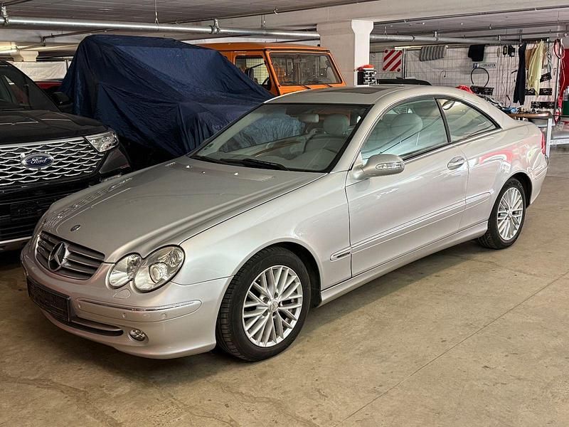 Silber Gebraucht 2004 Mercedes CLK240 Coupé | 5.555 € (Fairer Preis) - Bild 1/4