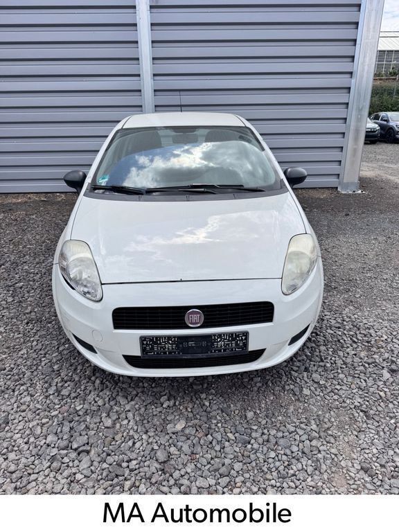 Weiß Gebraucht 2012 Fiat Grande Punto Basis Kleinwagen | 1.500 € (Fairer Preis) - Bild 1/4