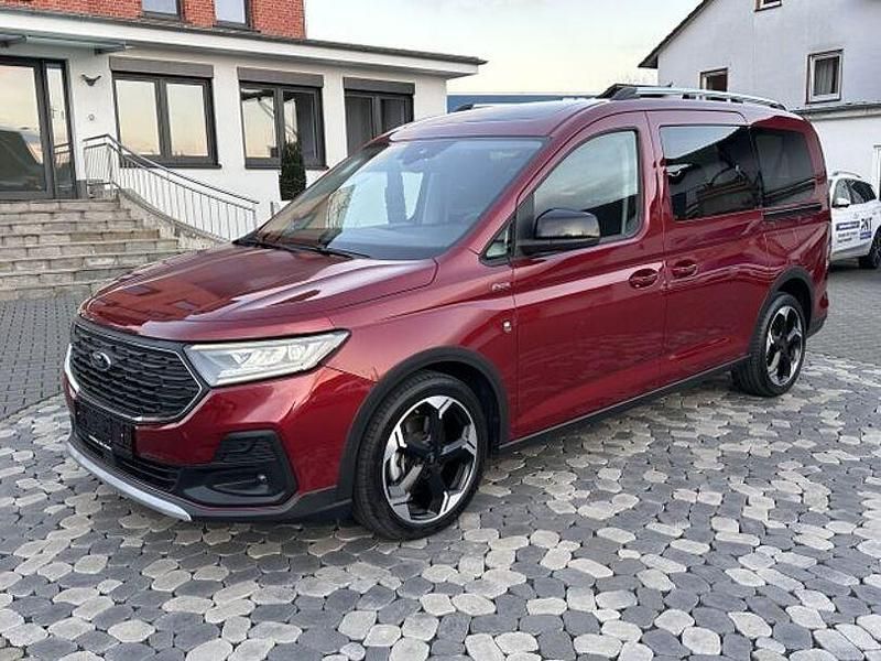 Gebraucht Ford Tourneo Active 122 PS (89 kW) 2025 Rot Van / Kleinbus