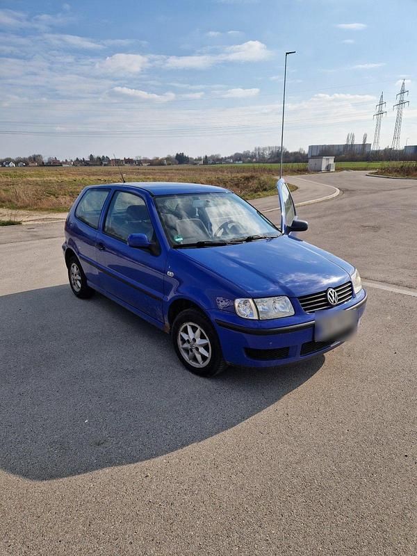 Gebraucht VW Polo Basis 60 PS (44 kW) 2001 Blau Kleinwagen