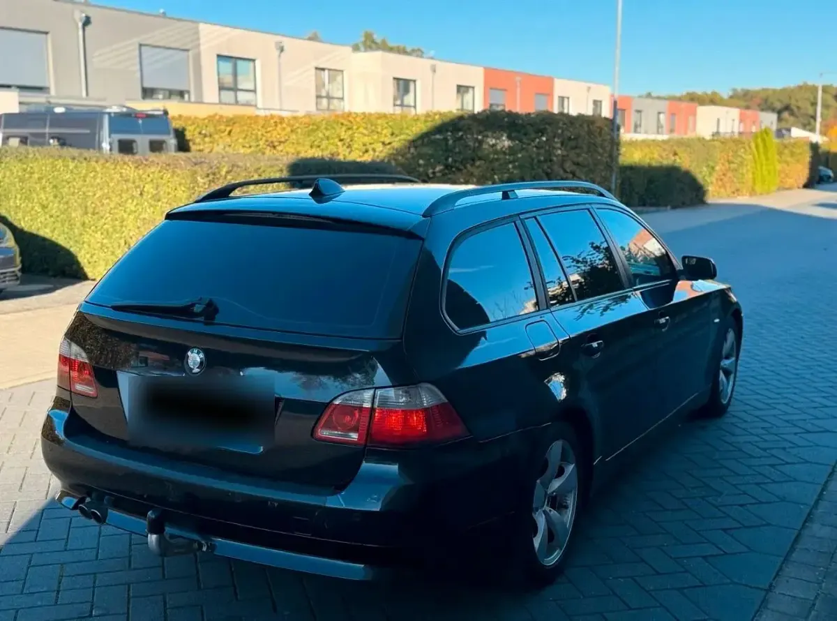 Gebraucht BMW 525 177 PS (130 kW) 2005 Schwarz Kombi