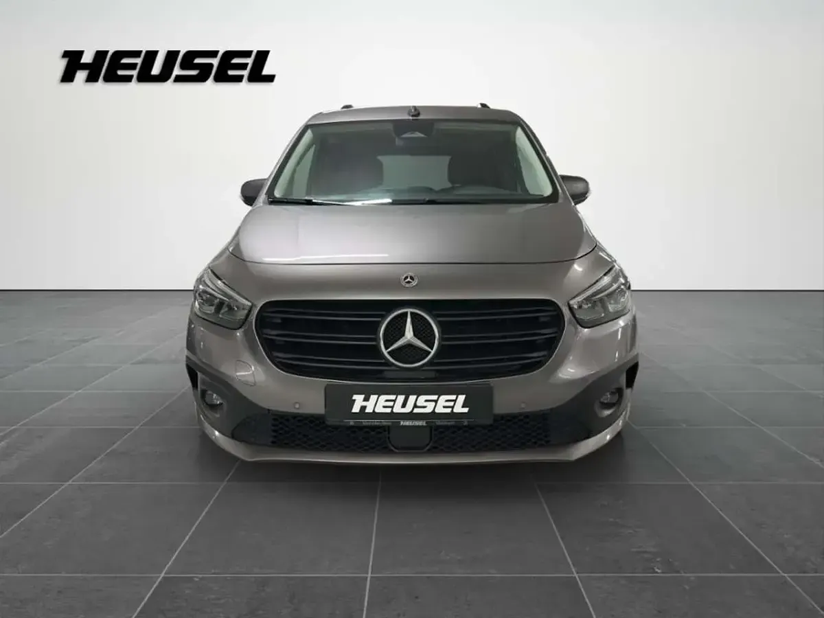 Gebraucht Mercedes Citan 112 116 PS (85 kW) 2024 Grau Van / Kleinbus