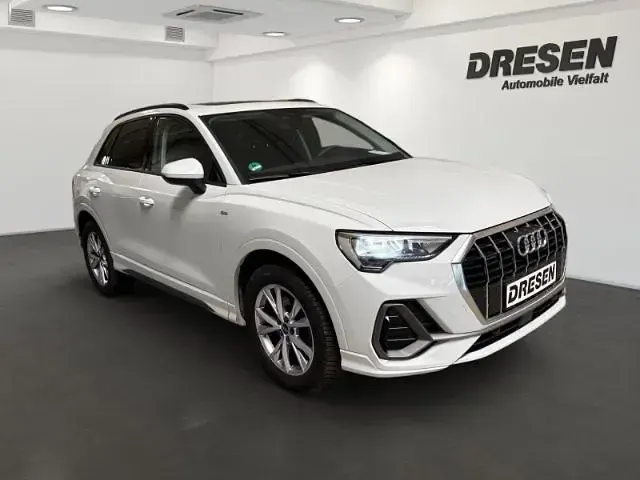 Gebraucht Audi Q3 S-Line 190 PS (139 kW) 2025 Gletscherweiß metallic SUV
