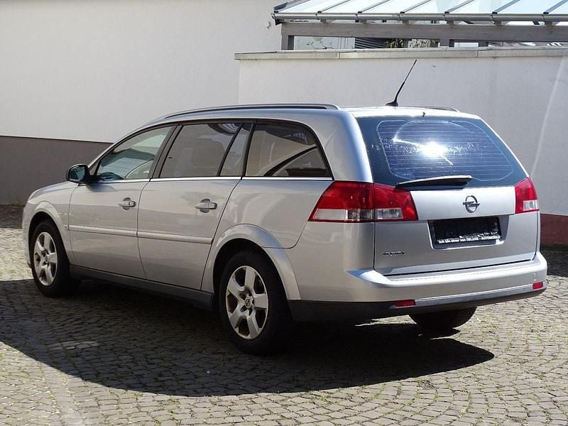 Gebraucht Opel Vectra 140 PS (102 kW) 2006 Silber Kombi
