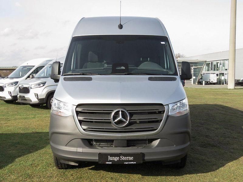 Neu Mercedes Sprinter 170 PS (125 kW) 2026 Silber Van