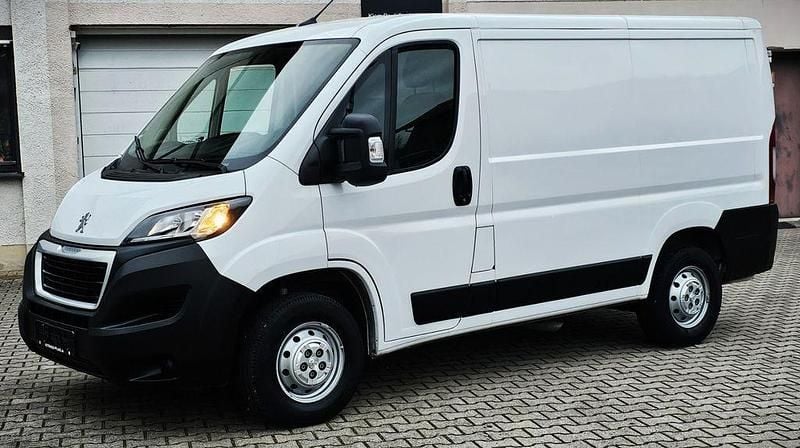 Weiß Gebraucht 2024 Peugeot Boxer Van | 23.000 € (Guter Preis) - Bild 1/4