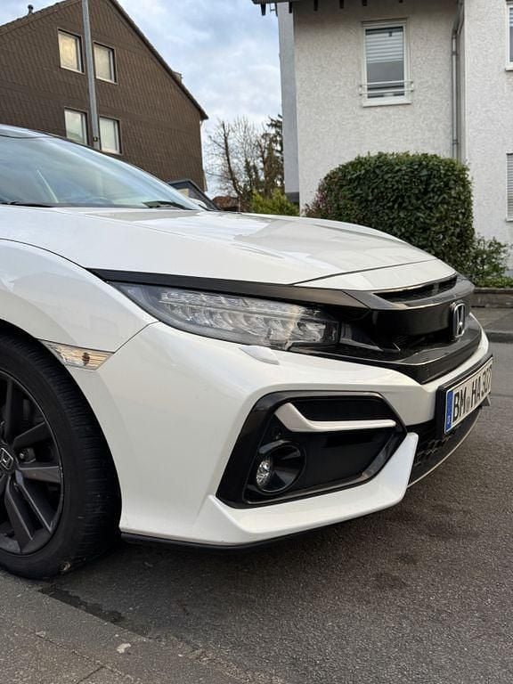 Gebraucht Honda Civic Elegance 126 PS (92 kW) 2022 Weiß Limousine