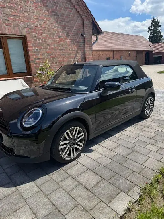Gebraucht Mini Cooper Cabriolet Classic 163 PS (119 kW) 2026 Schwarz Cabrio