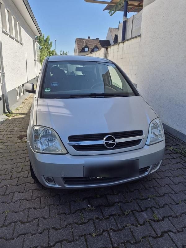 Grau Gebraucht 2004 Opel Meriva Van / Kleinbus | 1.699 € (Fairer Preis) - Bild 1/4