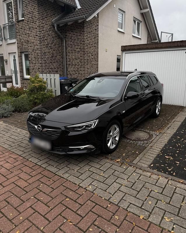Schwarz Gebraucht 2017 Opel Insignia Kombi | 9.890 € (Fairer Preis) - Bild 1/4