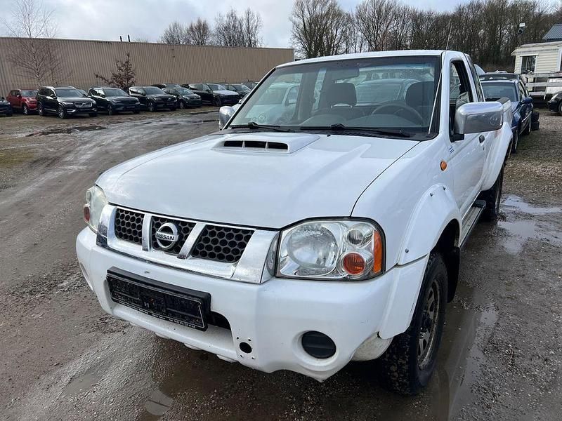 Gebraucht Nissan Navara 133 PS (97 kW) 2012 Weiß Abholung