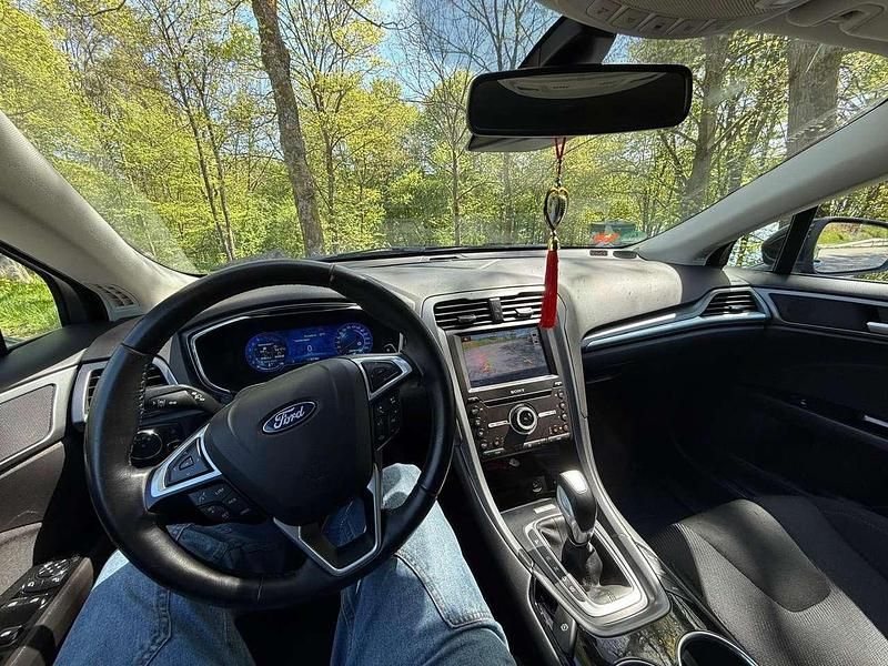 Gebraucht Ford Mondeo Titanium 179 PS (131 kW) 2015 Limousine