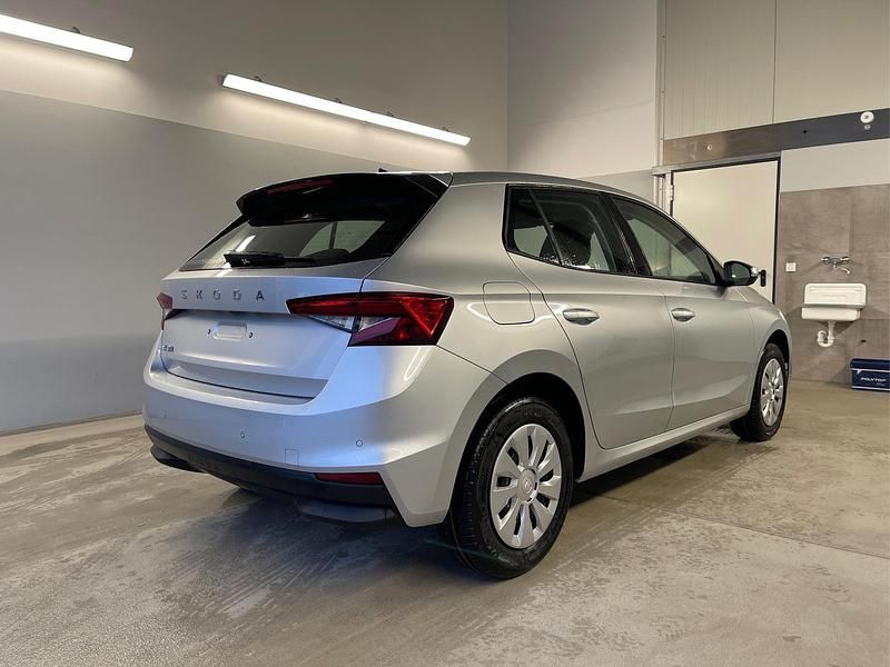 Neu Skoda Fabia Selection 95 PS (69 kW) 2025 [8e8e] brillantsilber metallic [8e8e] brillantsilber metallic Kleinwagen