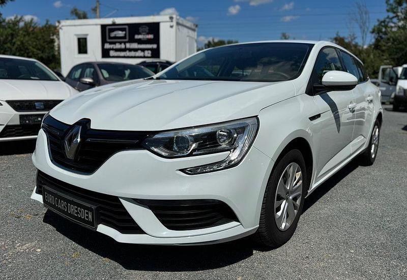 Weiß Gebraucht 2017 Renault Mégane IV Life Limousine | 9.000 € (Fairer Preis) - Bild 1/4