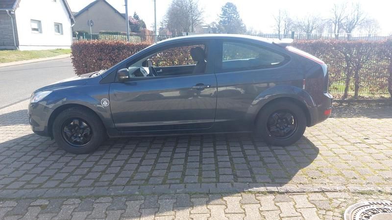 Gebraucht Ford Focus 2010 Grau Limousine