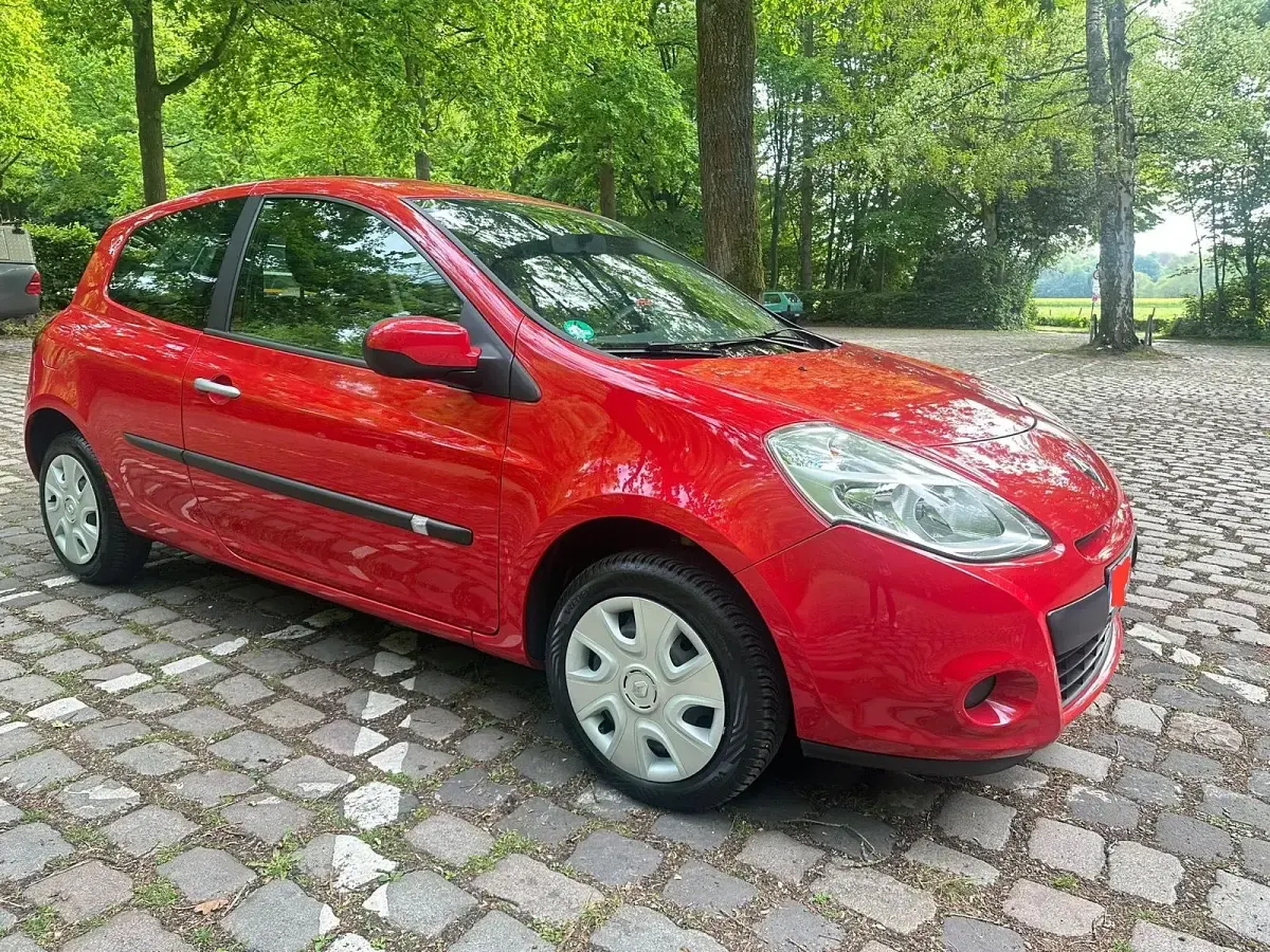 Occasion Renault Clio II Authentique 75 ch (55 kW) 2011 Rouge Citadine