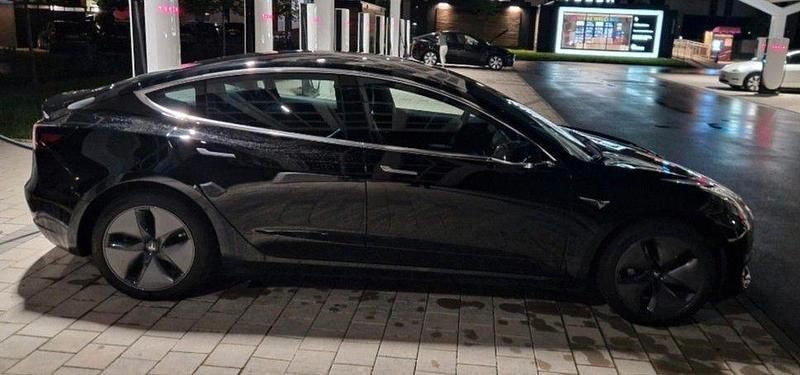 Gebraucht Tesla Model 3 Standard Range Plus 225 kW (306 PS) 2019 Schwarz Limousine